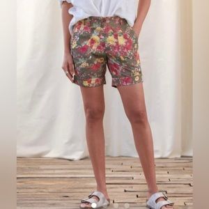 SUNDANCE Sunny Blossom Bermuda Shorts Floral Cuffed Pockets Pink Green Yellow